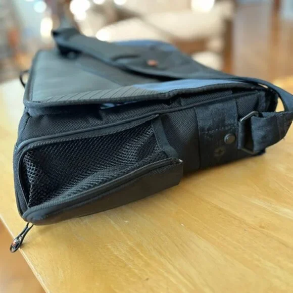 SwissGear Laptop Bag - Picture 8 of 12